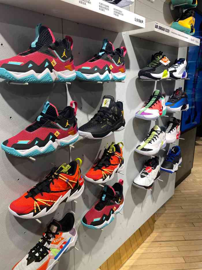 nike耐克(西单大悦城跑步体验店)-"刚刚爆出棉花事件的时候,周末特地