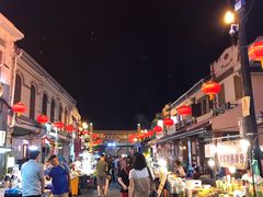 -天品味 一口吃榴莲泡芙