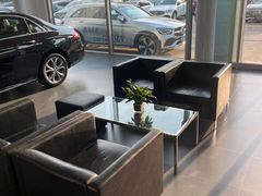 -河北盛世之星奔驰4S店(赵佗公园店)