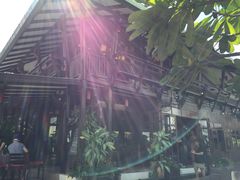 -Dash Teak House