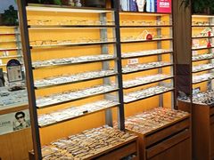 -优医视平价眼镜蔡司依视路折扣工厂店(十里堡店)