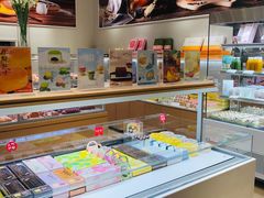 面包甜点陈列柜-好利来(乐堤港店)