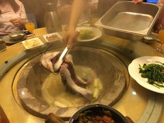 -山珍王国·云南野生菌石锅鱼