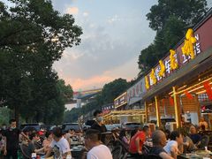 -去吃小龙虾·江湖菜·烧烤(南滨路店)
