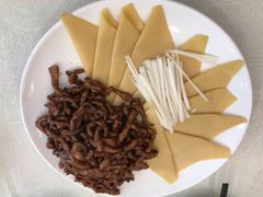-鑫巴蜀小镇 · 水煮鱼专研店(玉桥店)