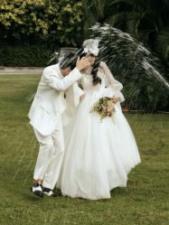 -易摄影婚纱摄影工作室