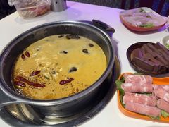 -钢管厂五区小郡肝串串香(蜀都万达店)