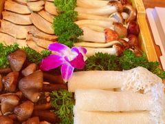 -慢丽江·云南野生菌土鸡锅(西山店)
