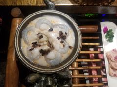 -老牌坊云南鱼豆花火锅(哈西万达店)