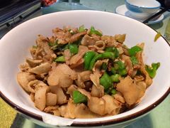-昱龙大盆牛蛙馆(三兴街总店)