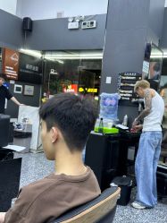 -藤野造型专业烫染接发