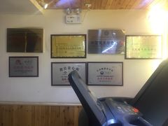 -屯老二农家铁锅炖·行业领军者(梅江店)