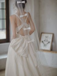-艾米丽婚纱礼服