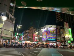 -六合夜市