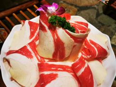 -老牌坊云南鱼豆花火锅(爱建店)