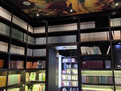 -钟书阁(松江泰晤士小镇店)