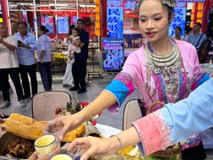 -刘姐啤酒鱼民族演艺餐厅(西街总店)