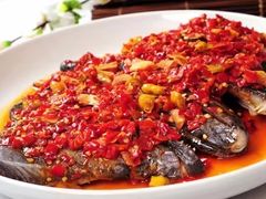 剁椒鱼头-江南村酒家