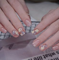 -桃色美甲沙龙