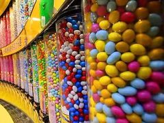 -m豆巧克力世界(上海世茂广场店)