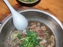 -大众跷脚牛肉馆·非遗传承单位(峨眉山店)