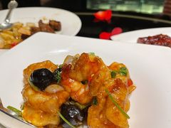 黑蒜大千爆虾球-北京四季酒店·采逸轩