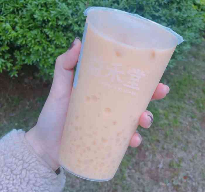 益禾堂杨枝甘露 少冰 半糖 椰果 多肉晶球=16rmb 优点: 1.