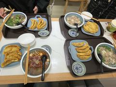 -老新隆牛肉锅贴(新街口店)