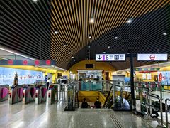 -红土地(地铁站)