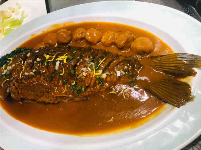 伊兰盛鼎-"开了十几年的高品质店,鸡煲的口味绝对正宗.