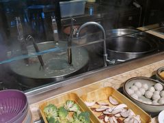 -大中华希尔顿酒店-念自助餐·嗨啤·小龙虾
