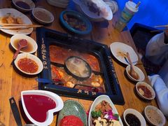 -老牌坊云南鱼豆花火锅(哈西万达店)