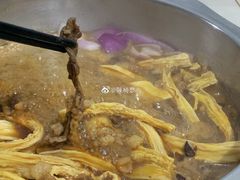 红烧牛肉锅-美兰春记食店·龙舌坡红烧牛肉