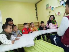 -瑞恩宝感统训练·语言提升·蒙氏托育中心