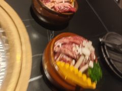 -山川小町·极番烧肉(新地假日广场店)