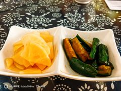 秘制爽口小菜-八两八金·莱芜特色炒鸡(市南漳浦路店)