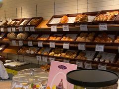 面包甜点陈列柜-老佛爷饼店