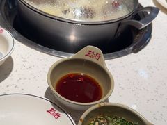 -三人行骨头王火锅(长寿店)