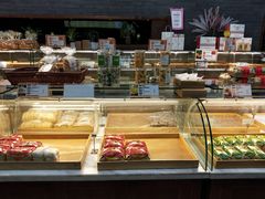 面包甜点陈列柜-清真全盛斋传统糕点(西羊市店)
