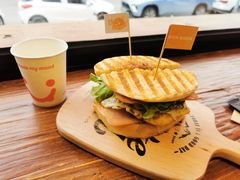 -Catch Bagel(芳草地店)