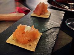 酸奶油配烟熏三文鱼-恰餐厅及酒吧CHAR Bar & Grill(北京三里屯洲际店)