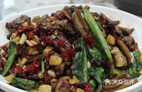 Water Bamboo Leaf Stir-Fried Eel Slices