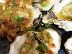 蒜泥生蚝-老东镇啤酒屋海鲜加工·蒸汽海鲜·海鲜烧烤(台东店)