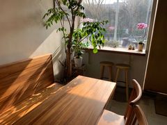 靠窗位-琥珀咖啡 Ambercoffee