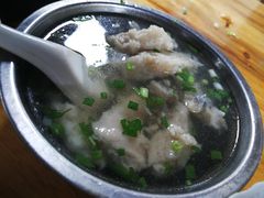 酸笋鱼滑-依云煎包店