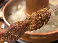 烤羊肉串-洞庭洲·防空洞火锅·烧烤·铜锅涮肉(新百广场店)