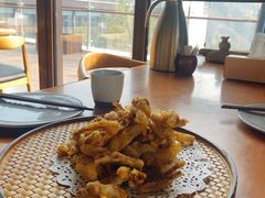 鸭蛋黄焗茶树菇-山顶餐厅·山居菜