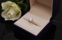 -威德钻石-克拉钻大本营(南京东路店)