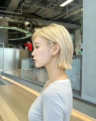 -镁连社·美联社