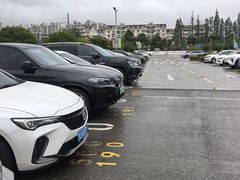 -新场古镇-停车场